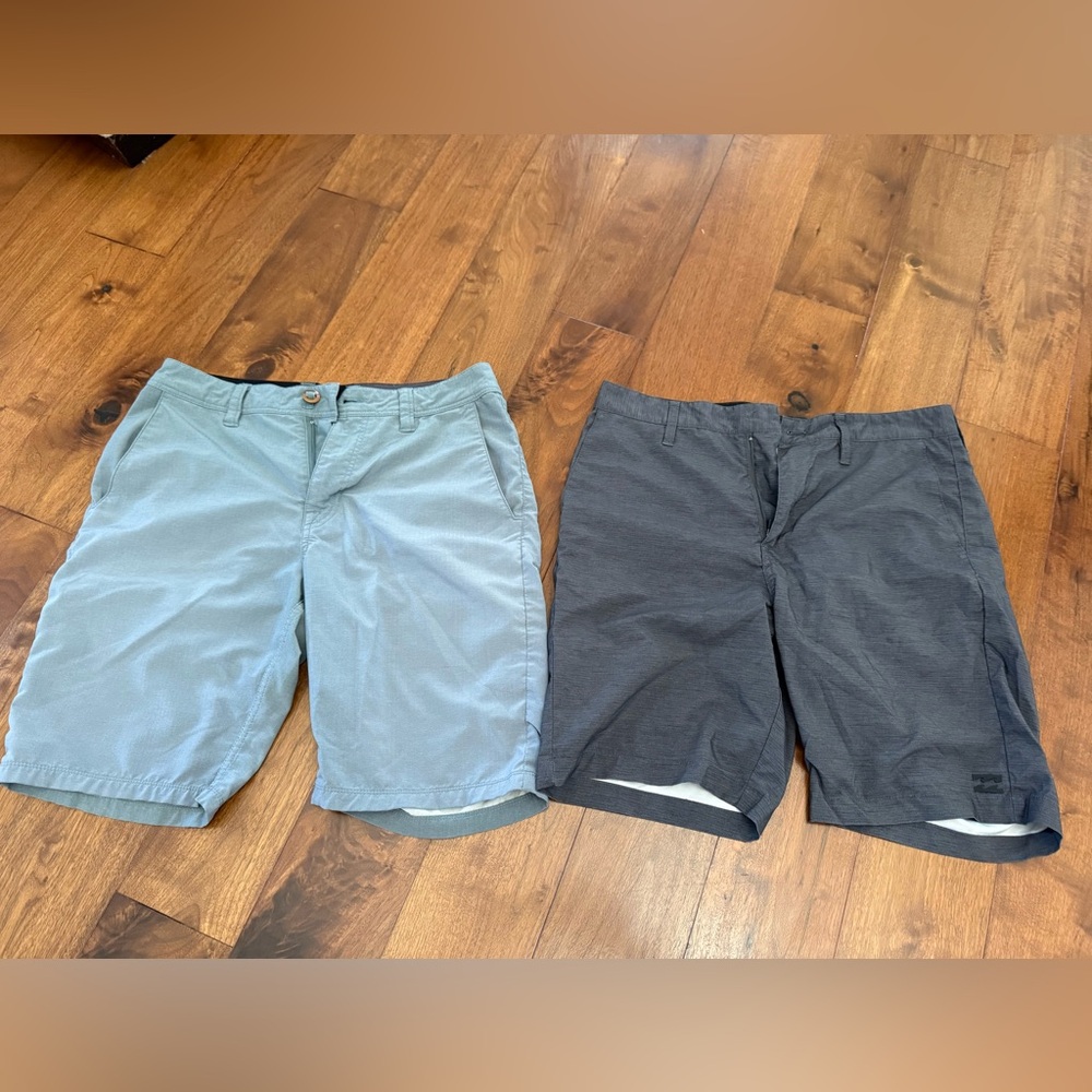 2 Pairs of Men's Hybrid Shorts Volcom and Billabong